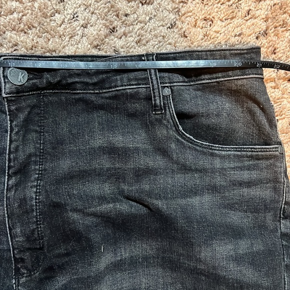 KUT from the Kloth High Rise Reese Fab Ab Ankle Straight Leg Black Jeans. 20W - Picture 14 of 15